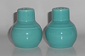 Vernon Kilns Pottery Early California Turquoise Salt/pe
