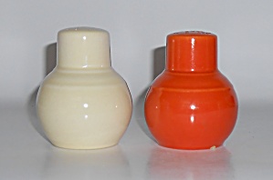 Vernon Kilns Pottery Pottery Early California Orange &