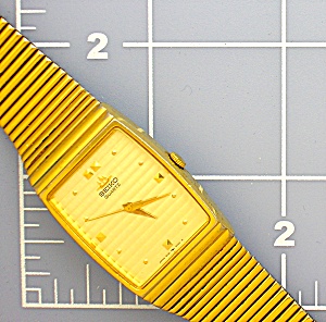 Seiko Quartz Men's Dress Wrist Watch . . . .