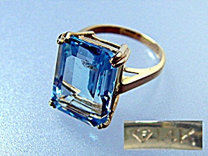 Ring 14k Gold Blue Topaz Ring