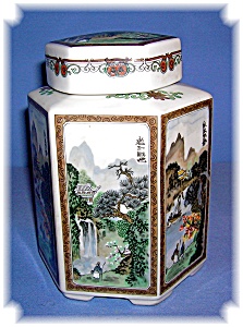 Oriental Porcelain Toyo Sansui Japan Jar.