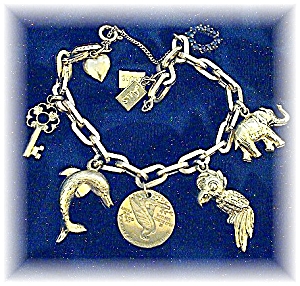Bracelet 14k Gold 9 Charm 22.1 Grams
