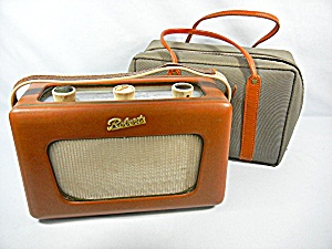 Vintage Roberts Transistor Radio R300, With Case