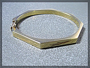 Bracelet 14k Yellow Gold Hexagonal Hinged Bangle