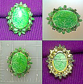 Vintage Green Glass Brooch Pin
