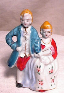 Mioj 3&quot; Colonial Couple With Flowers