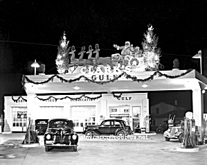 Ca.1939 Clarks Christmas Gulf Gas Station Photo Print