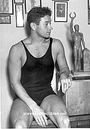 Early Hot Male Swimmer Photo - Gay Interest