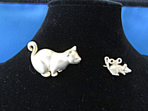 Cat Chasing A Mouse Toy Pin