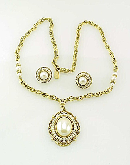 1928 Vintage Style Pearl Pendant Necklace And Pierced Earrings Set