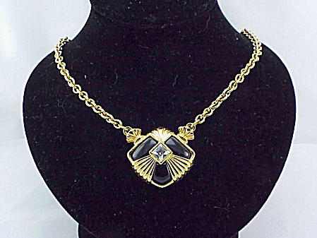 Avon Interchangeable Black Or Pearl Pendant Necklace