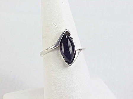 Sterling Silver And Black Onyx Ring - Size 8-1/2