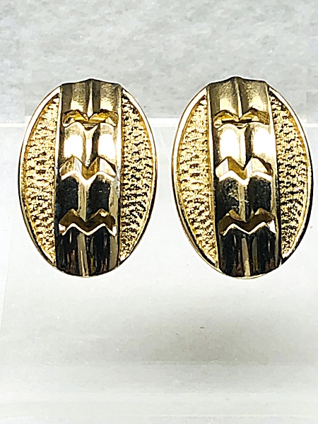 Vintage Sarah Coventry Gold Tone Clip Earrings